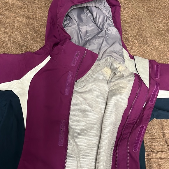 The North Face rain jacket - Picture 3 of 6